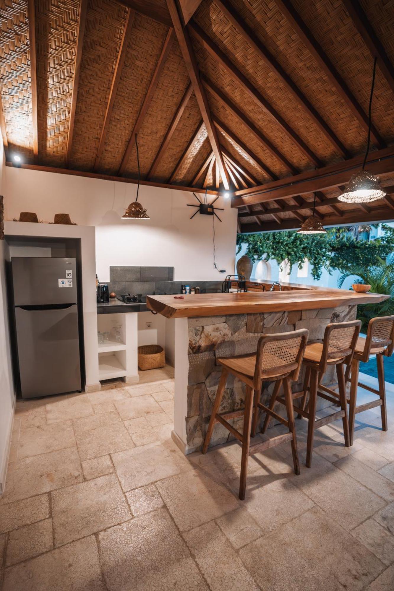Bed and Breakfast La Kreyiol Uluwatu Exterior foto