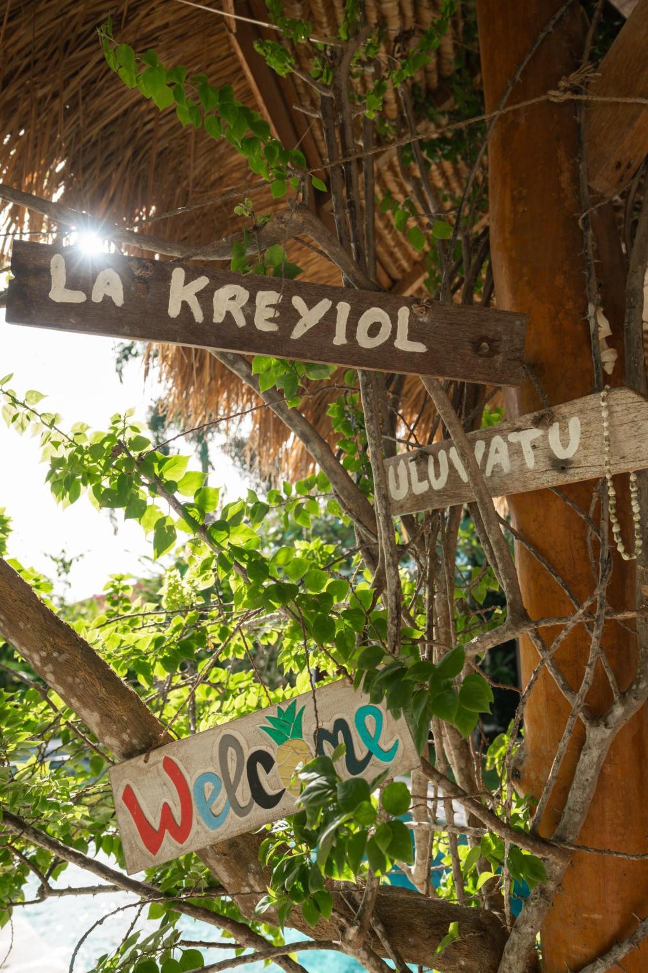 Bed and Breakfast La Kreyiol Uluwatu Exterior foto
