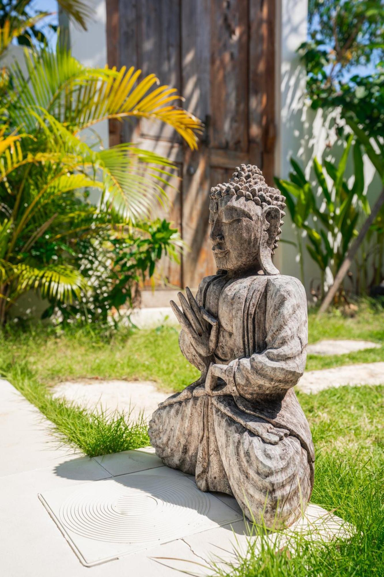 Bed and Breakfast La Kreyiol Uluwatu Exterior foto